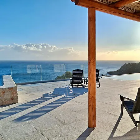 빌라 Aquaterra Luxurious Seafront Kefalonia Skala *