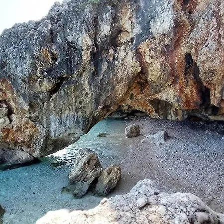 빌라 Aquaterra Luxurious Seafront Kefalonia Skala *