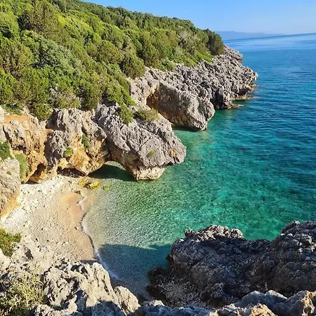 빌라 Aquaterra Luxurious Seafront Kefalonia Skala