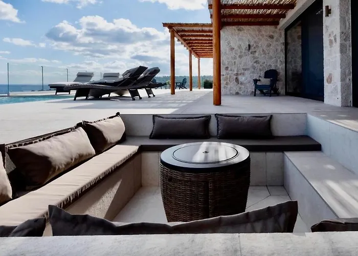 Aquaterra Luxurious Seafront Kefalonia Skala